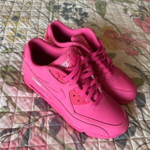 Nike Women's Bright Pink Sneakers